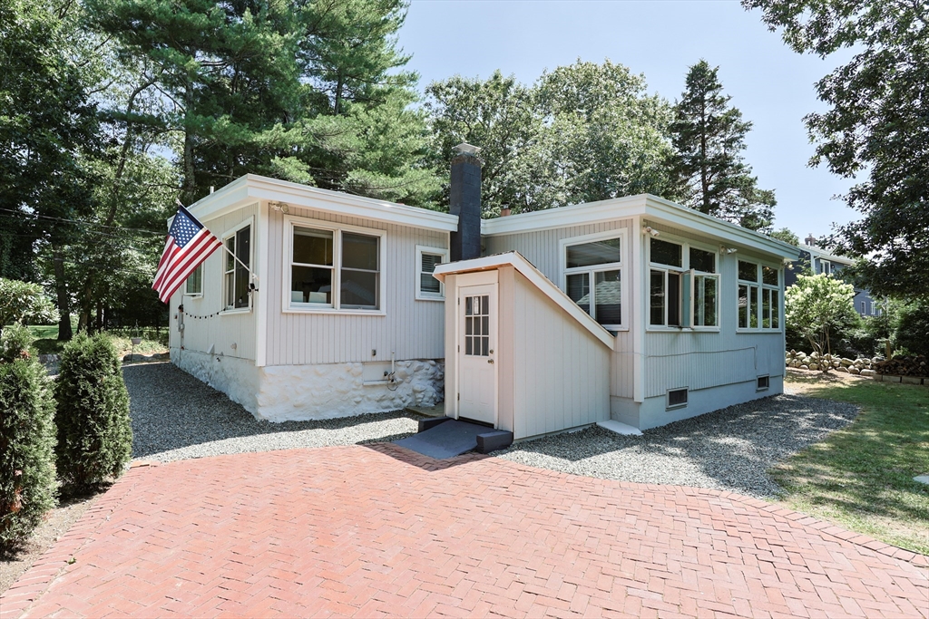 183 Mountain Street Sharon, MA 02067 - Photo 11 of 41