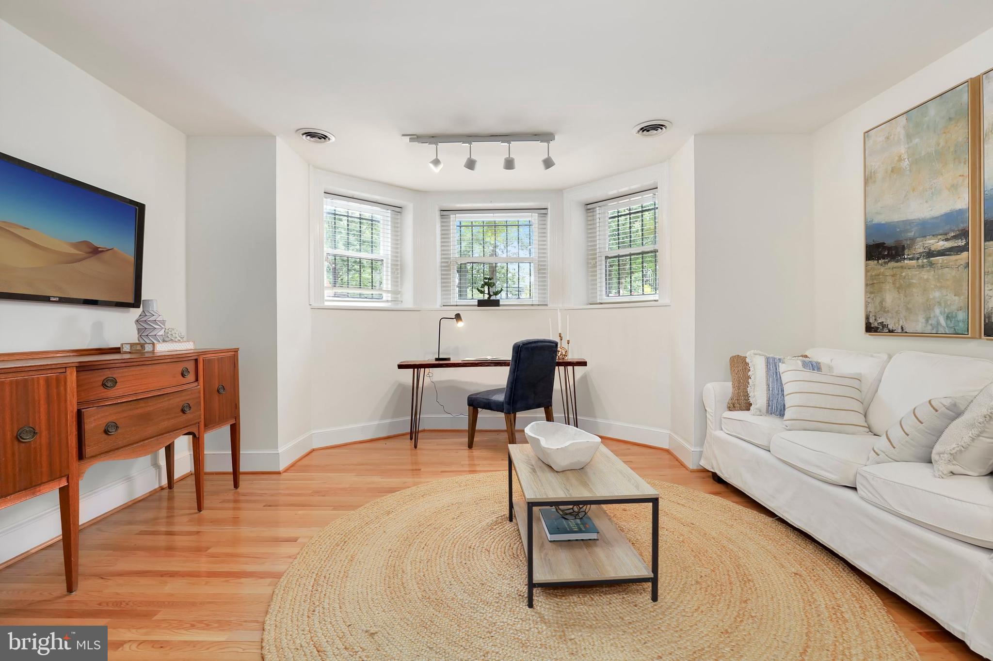 7 Logan Circle Northwest, Unit B1 Washington, DC 20005 - Photo 4 of 32