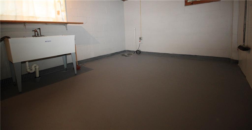 1165 Princeton Road Monroeville, PA 15146 - Photo 17 of 21 Huge Laundry Room