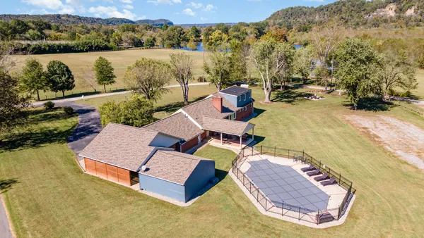 $679,900 | 1108 Lakeview Drive, Ashland City, TN 37015
