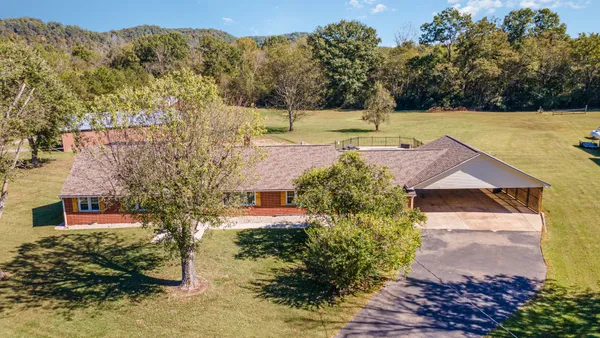 $679,900 | 1108 Lakeview Drive, Ashland City, TN 37015