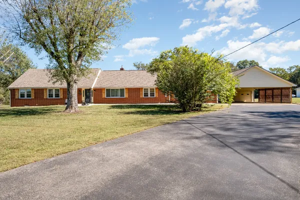 $679,900 | 1108 Lakeview Drive, Ashland City, TN 37015