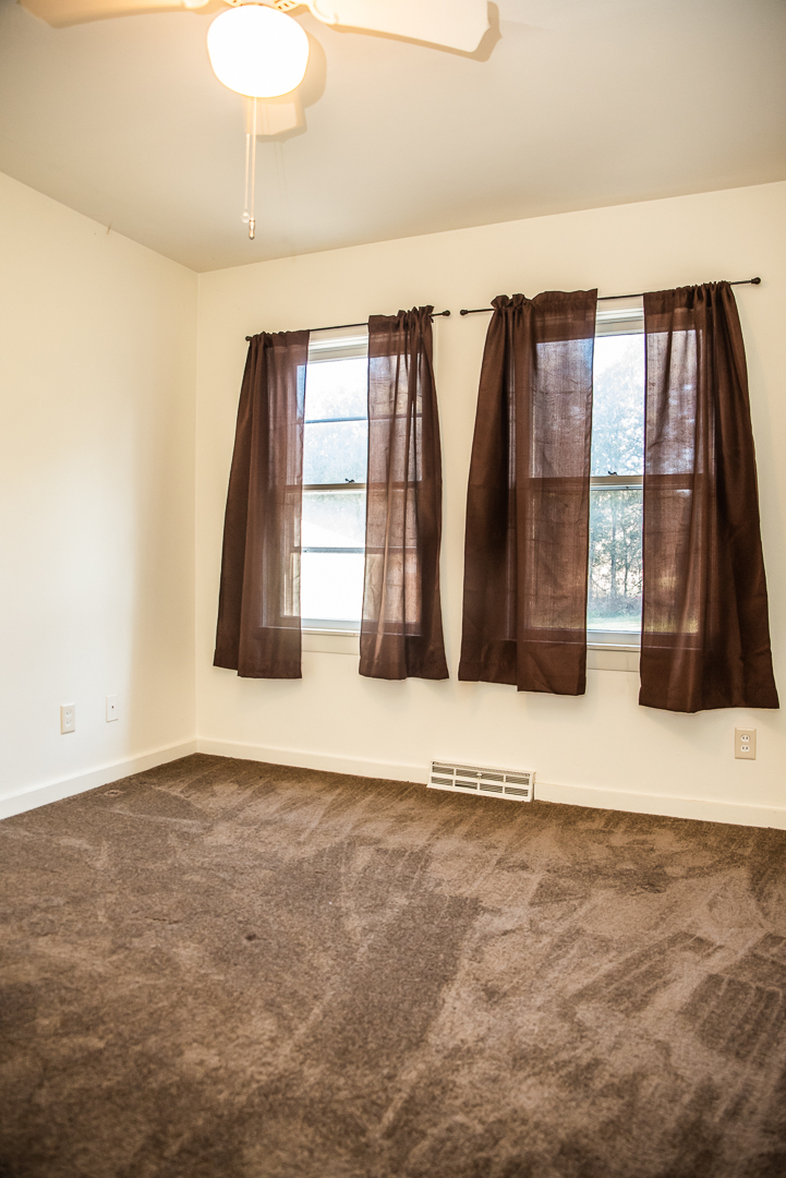 913 Stony Point Road Dixon, IL 61021 - Photo 11 of 19 Gallery Image 11