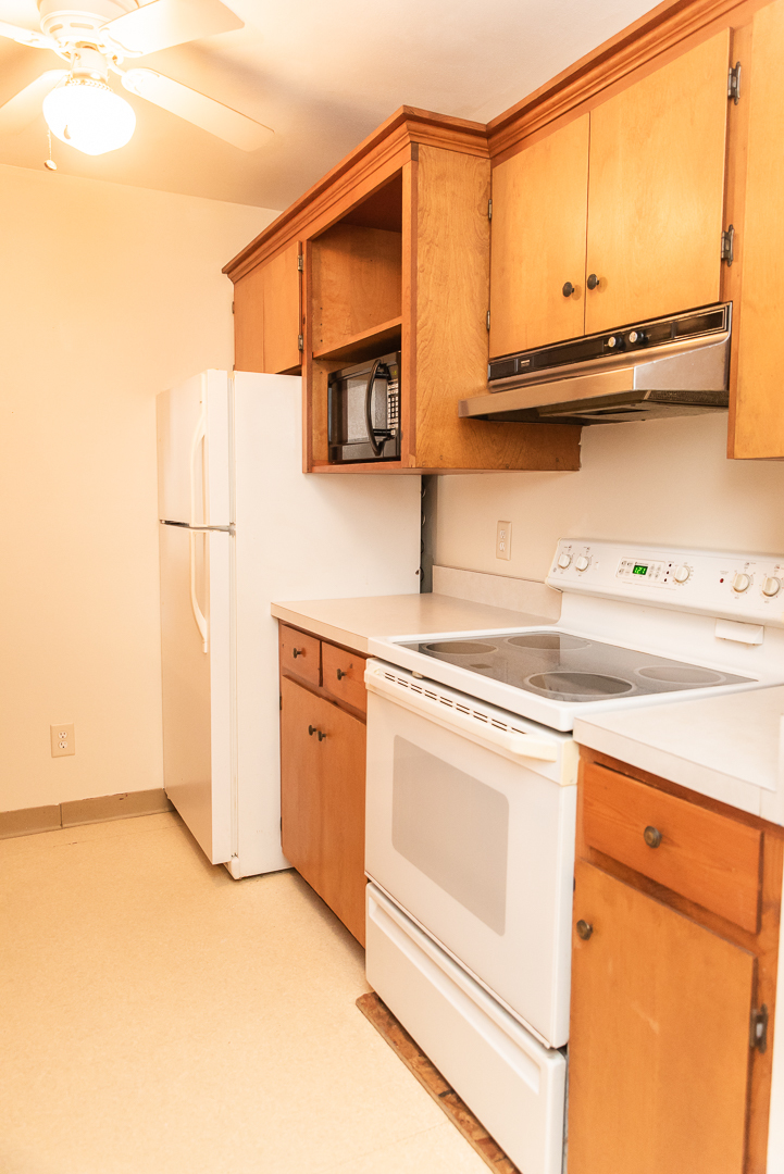 913 Stony Point Road Dixon, IL 61021 - Photo 7 of 19 Gallery Image 7
