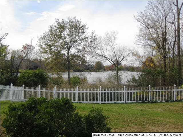 13718 Martin Ridge Drive Baton Rouge, LA 70809 - Photo 18 of 23 Gallery Image 18