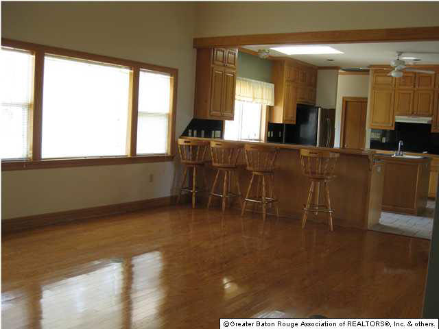 13718 Martin Ridge Drive Baton Rouge, LA 70809 - Photo 3 of 23 Gallery Image 3