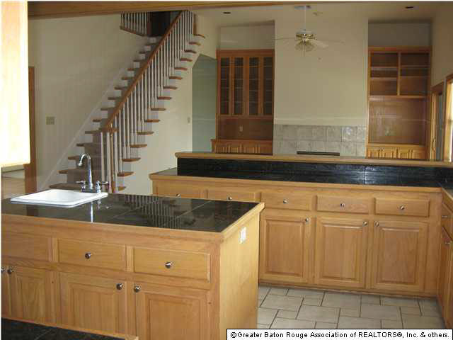 13718 Martin Ridge Drive Baton Rouge, LA 70809 - Photo 9 of 23 Gallery Image 9