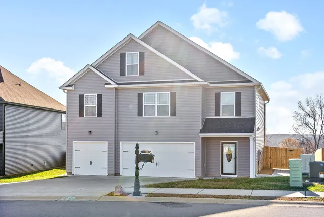 $2,450 | 1180 Henry Pl Boulevard, Clarksville, TN 37042