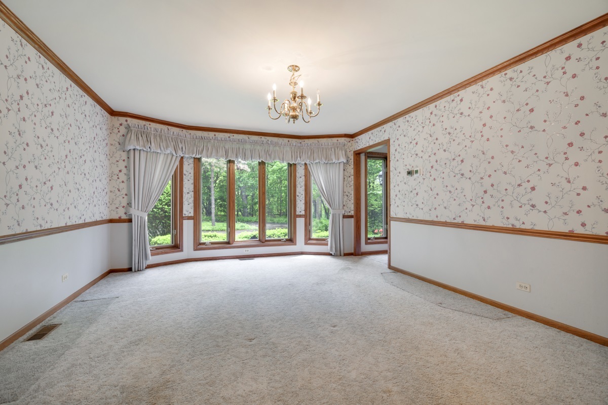 8N258 Brierwood Road Elgin, IL 60124 - Photo 13 of 43