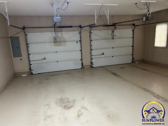 $999,975 | 3131 Southeast 85th Street, Berryton, KS 66409