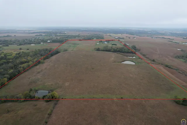 $999,975 | 3131 Southeast 85th Street, Berryton, KS 66409