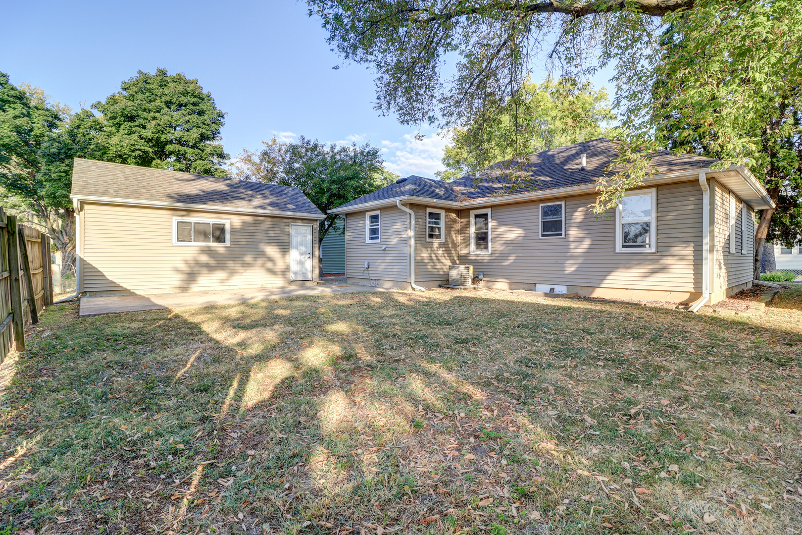 1013 West 8th Street Sterling, IL 61081 - Photo 20 of 22 front view of a house with a yard