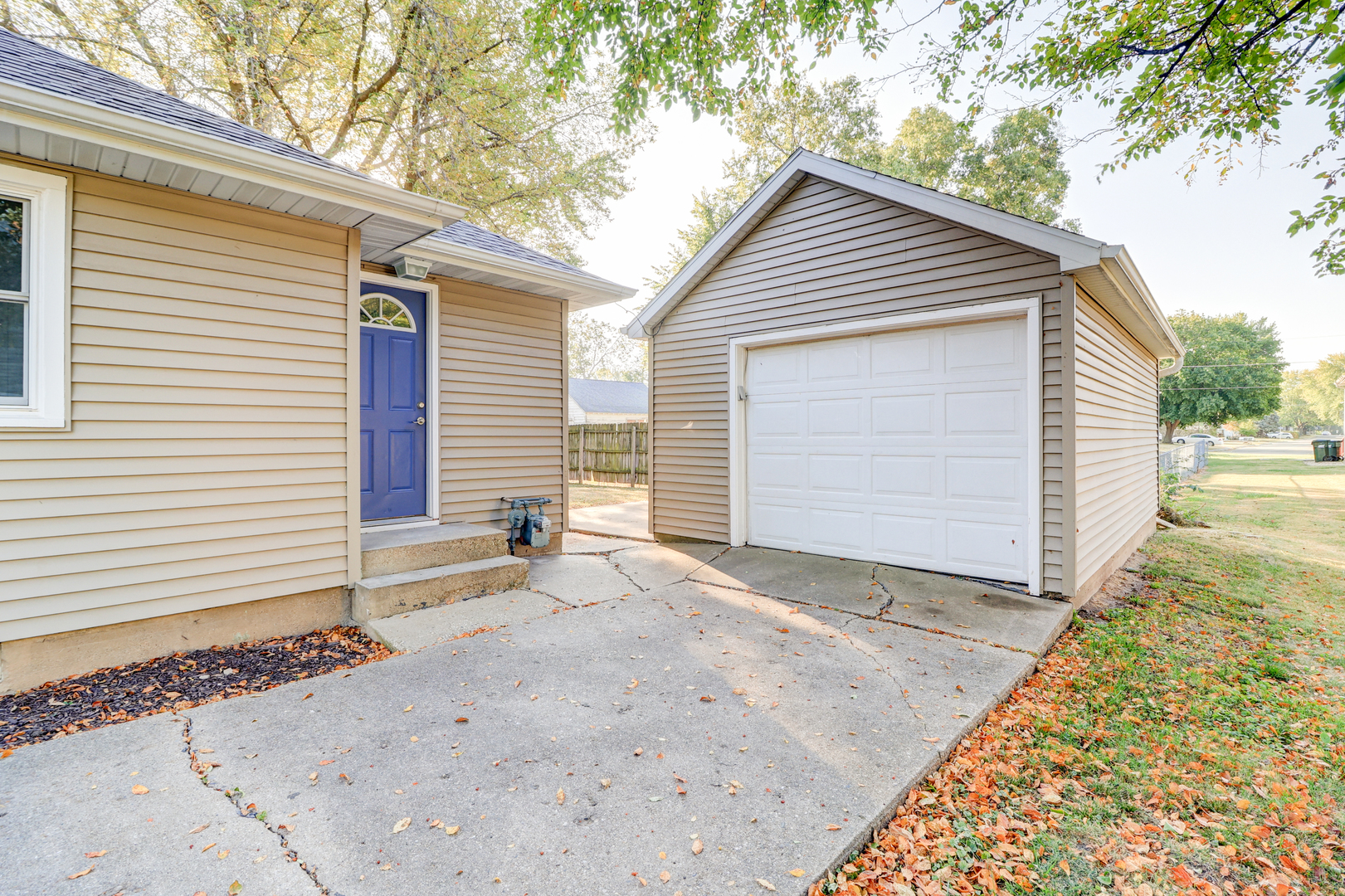 1013 West 8th Street Sterling, IL 61081 - Photo 3 of 22 a view of backyard of house