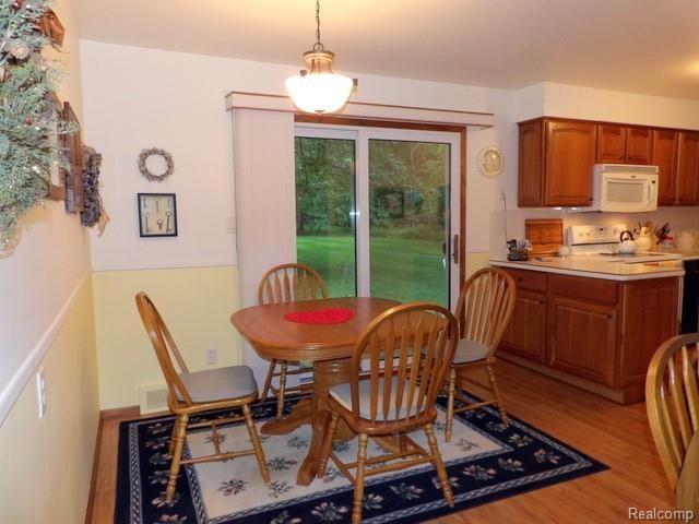 8750 Rucker Road Grosse Ile, MI 48138 - Photo 30 of 54 A CLOSER VIEW OF THE DINING AREA!