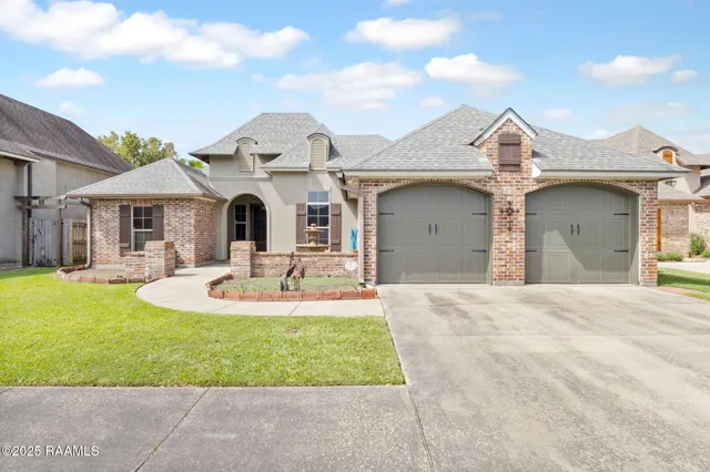 $339,900 | 304 Kelsea Drive, Broussard, LA 70518