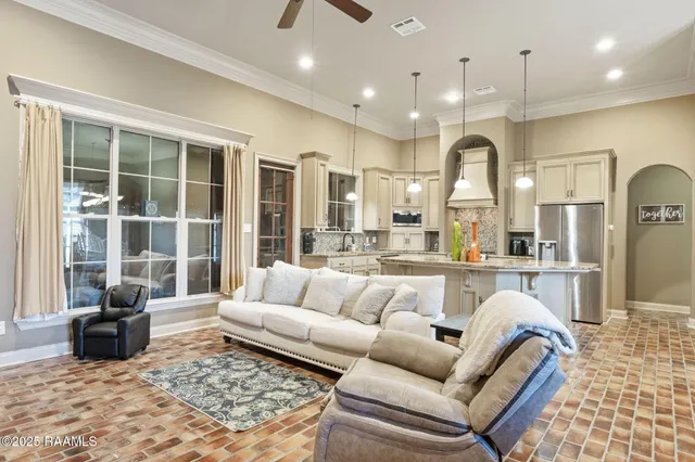 $349,900 | Undisclosed Address, Broussard, LA 70518