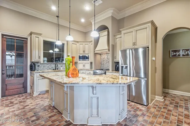 $349,900 | Undisclosed Address, Broussard, LA 70518