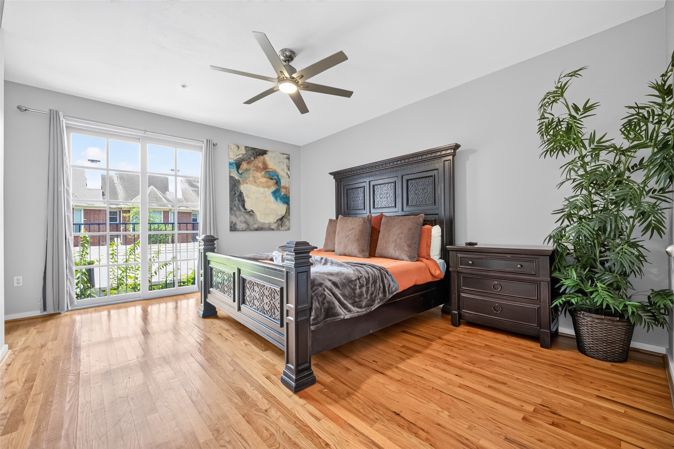 2216 Chenevert Street, Unit 7 Houston, TX 77003 - Photo 9 of 19