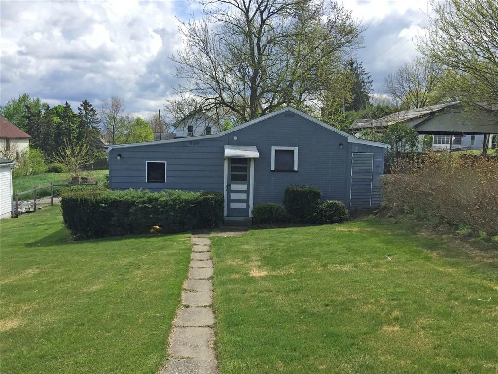 535 Columbia Street Sharon, PA 16146 - Photo 3 of 15 Two car detached garage, includes storage.