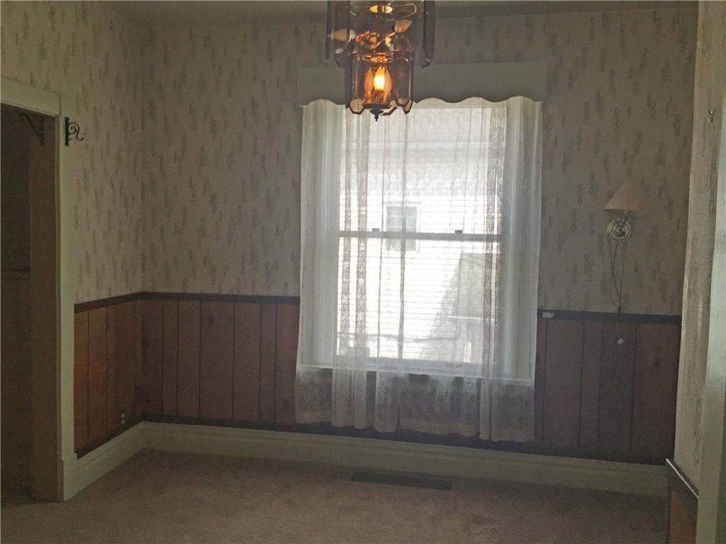 535 Columbia Street Sharon, PA 16146 - Photo 5 of 15 Formal Dining Room