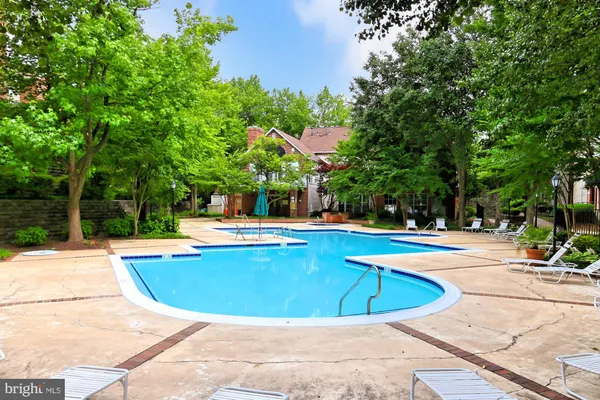 $2,100 | 1513 Lincoln Way, Unit 202, McLean, VA 22102