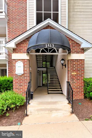 $2,100 | 1513 Lincoln Way, Unit 202, McLean, VA 22102