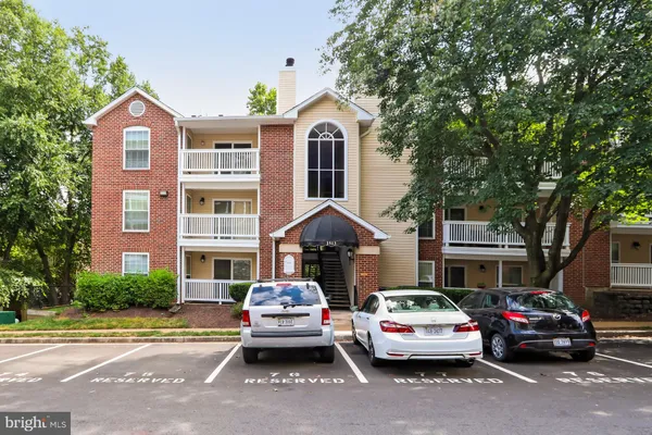$2,100 | 1513 Lincoln Way, Unit 202, McLean, VA 22102