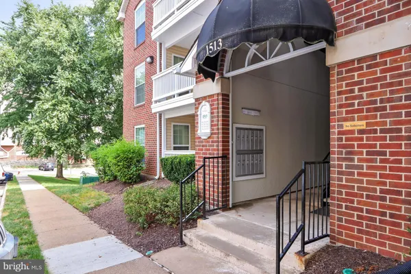 $2,100 | 1513 Lincoln Way, Unit 202, McLean, VA 22102
