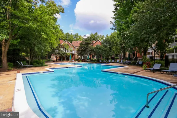 $2,100 | 1513 Lincoln Way, Unit 202, McLean, VA 22102