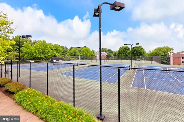 $2,100 | 1513 Lincoln Way, Unit 202, McLean, VA 22102