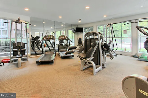 $2,100 | 1513 Lincoln Way, Unit 202, McLean, VA 22102