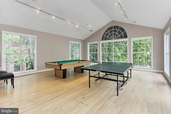 $2,100 | 1513 Lincoln Way, Unit 202, McLean, VA 22102