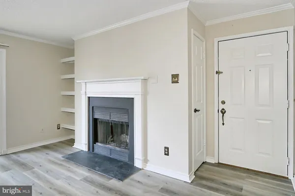 $2,100 | 1513 Lincoln Way, Unit 202, McLean, VA 22102