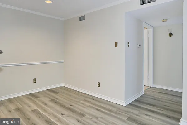 $2,100 | 1513 Lincoln Way, Unit 202, McLean, VA 22102