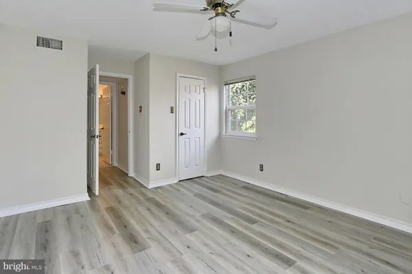 $2,100 | 1513 Lincoln Way, Unit 202, McLean, VA 22102