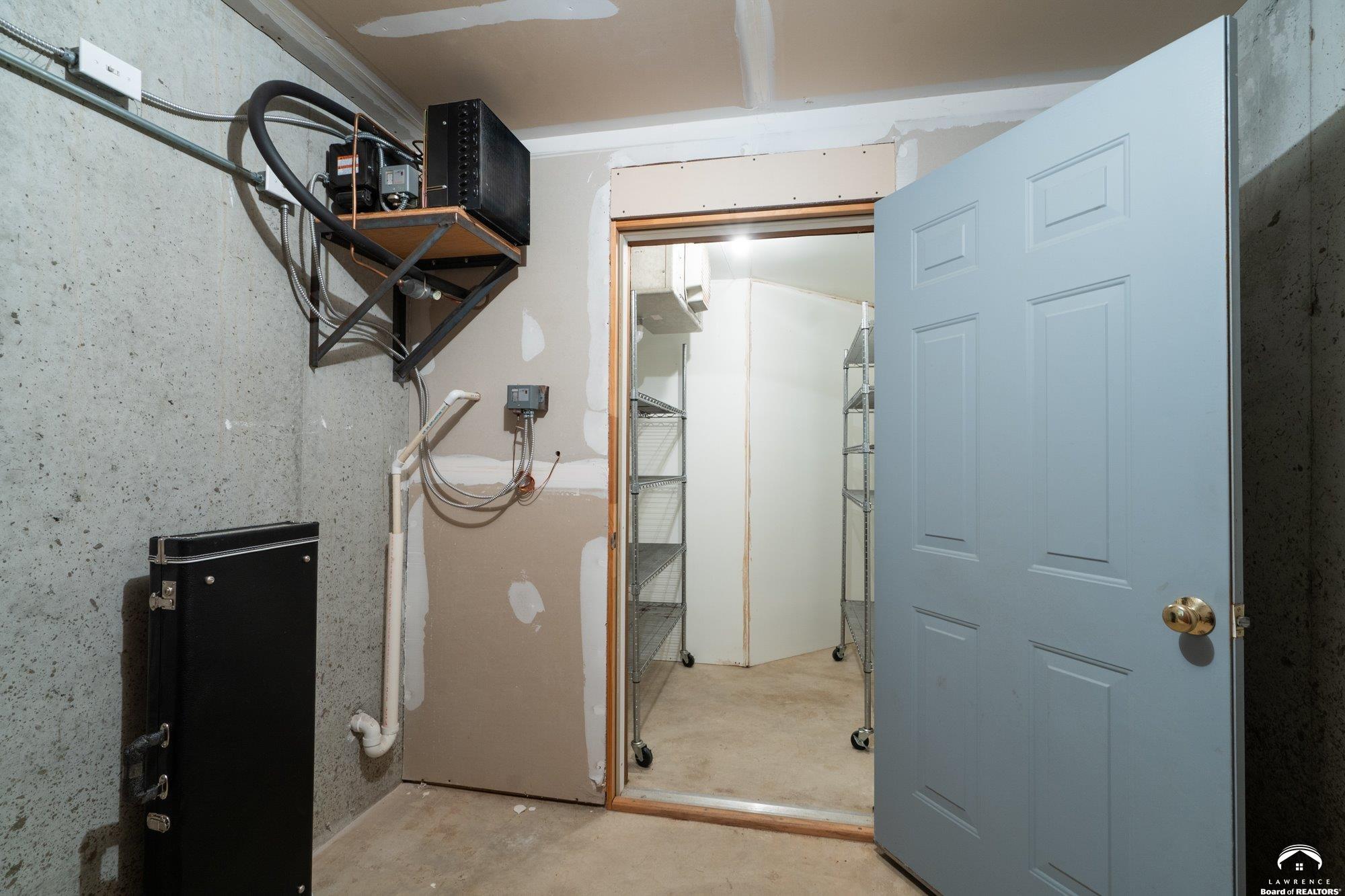 1672 North 1 Road Baldwin City, KS 66006 - Photo 49 of 97