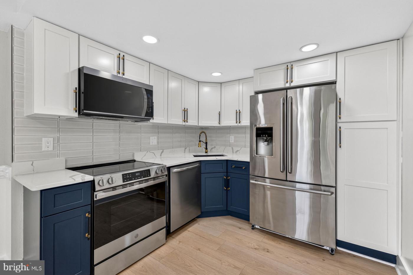 1401 North Rhodes Street, Unit 604 Arlington, VA 22209 - Photo 6 of 25 Stainless Steel Appliances