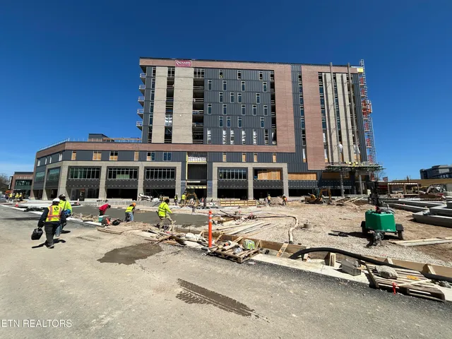 $2,231,917 | 122 Stadium Way, Unit 618, Knoxville, TN 37915