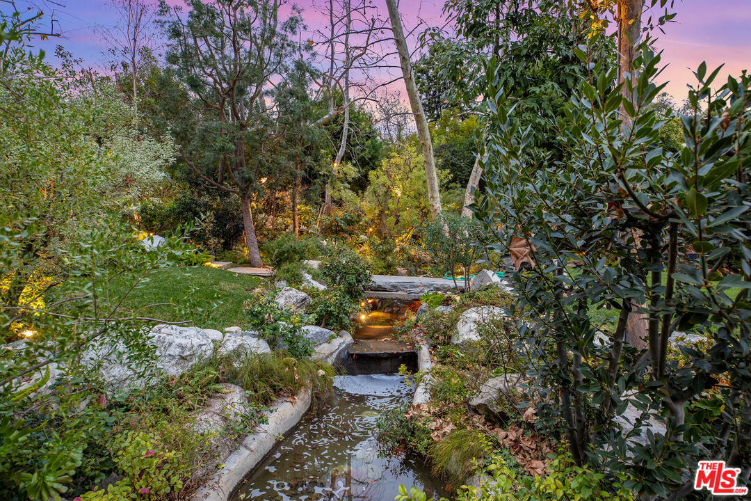2383 Mandeville Canyon Road Los Angeles, CA 90049 - Photo 44 of 51