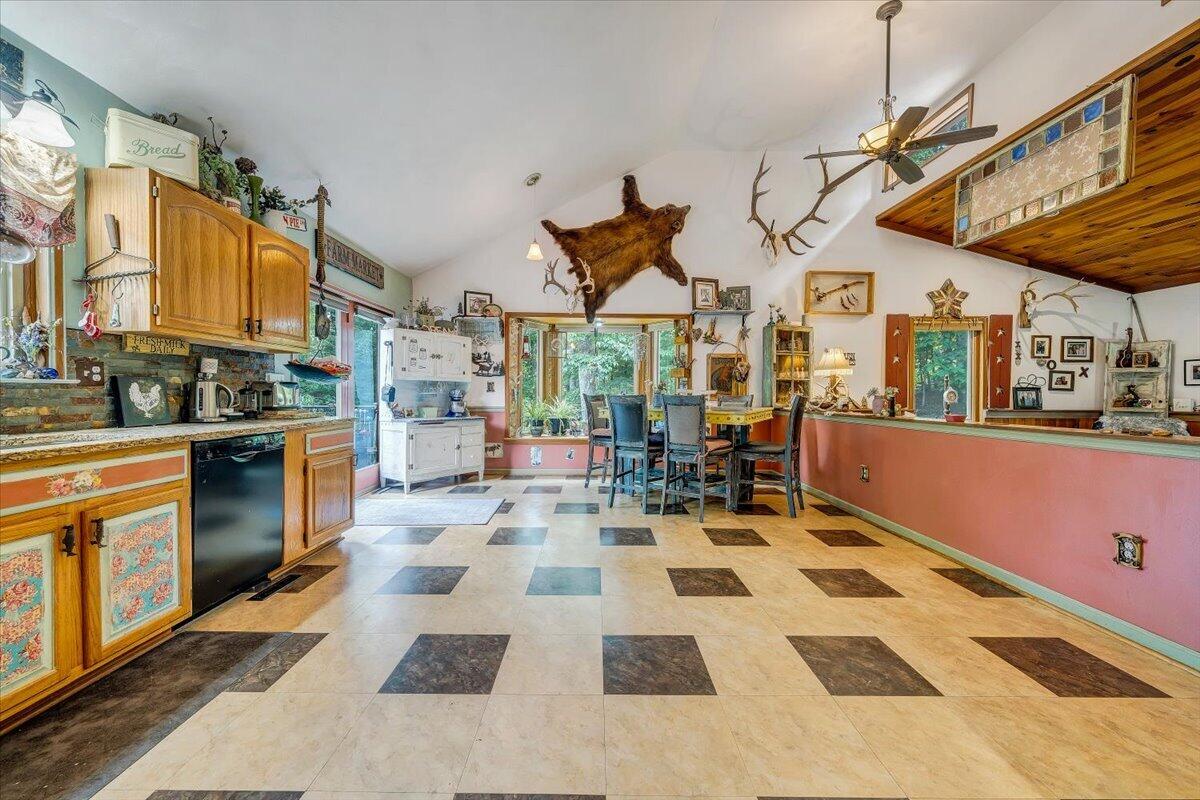 879 Aps Knob Road New Castle, VA 24127 - Photo 9 of 42 09-MIB07290