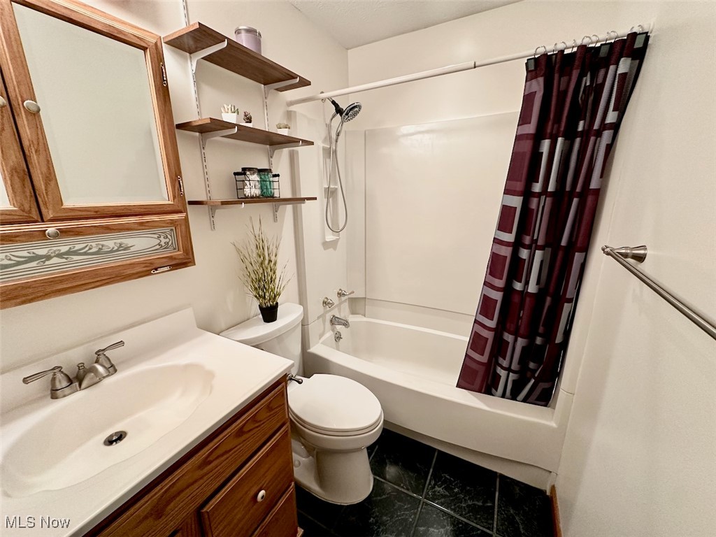 5571 Reef Road Mentor, OH 44060 - Photo 18 of 37 Gallery Image 18