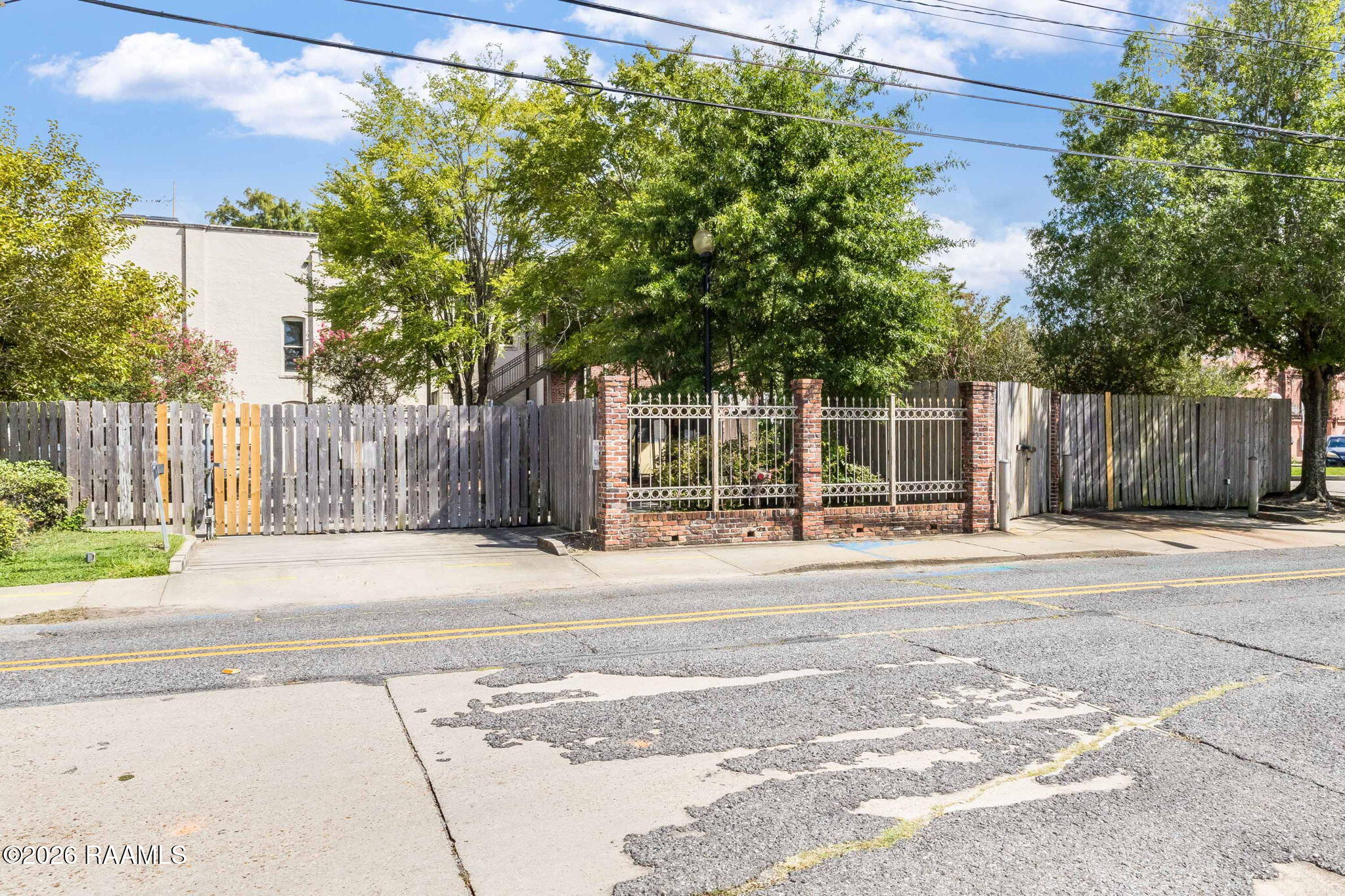 500 Jefferson Street, Unit 4 Lafayette, LA 70501 - Photo 27 of 30 27-web-or-mls-500 Jefferson 4-26