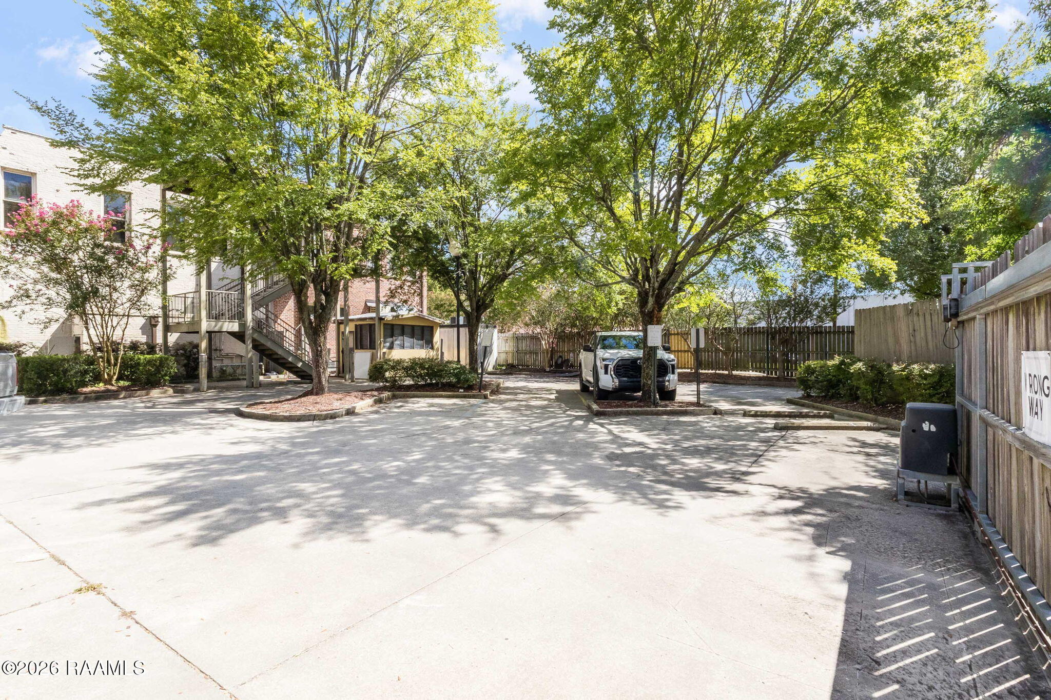 500 Jefferson Street, Unit 4 Lafayette, LA 70501 - Photo 28 of 30 26-web-or-mls-500 Jefferson 4-25