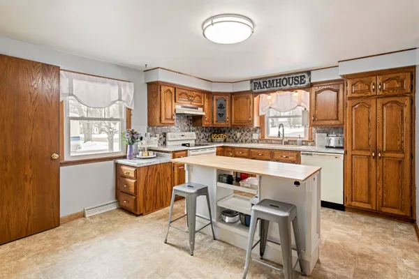 $229,900 | 4000 13th Street, Menominee, MI 49858