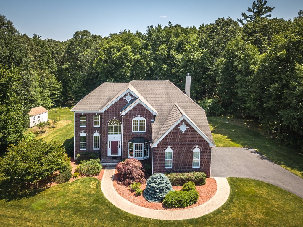 10 Summit Way Hopkinton, MA 01748 - Photo 3 of 42 Gallery Image 3