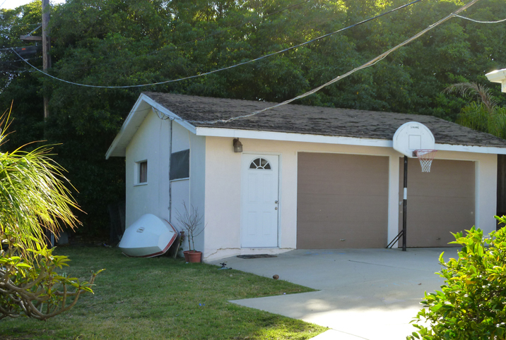 423 Terrace Road Santa Barbara, CA 93109 - Photo 8 of 9 Garage