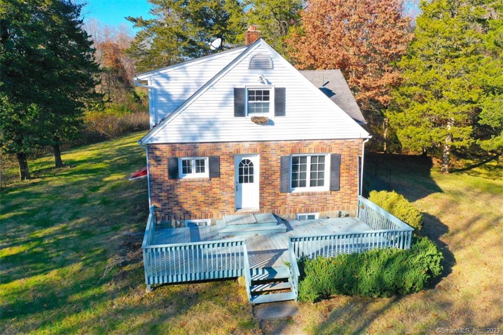 443 Benson Road Middlebury, CT 06762 - Photo 11 of 14