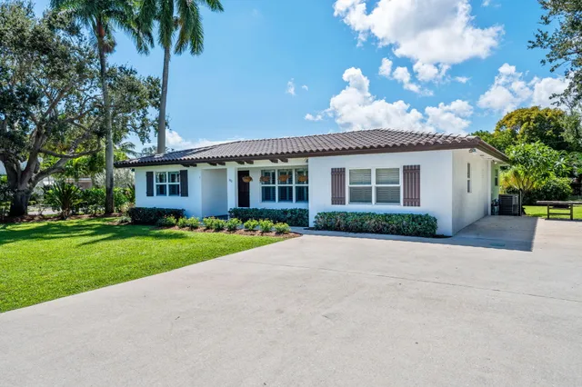 $855,000 | 330 Center Street, Jupiter, FL 33458