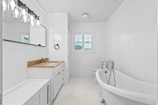 $855,000 | 330 Center Street, Jupiter, FL 33458