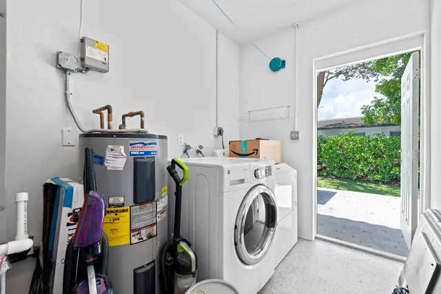 $855,000 | 330 Center Street, Jupiter, FL 33458